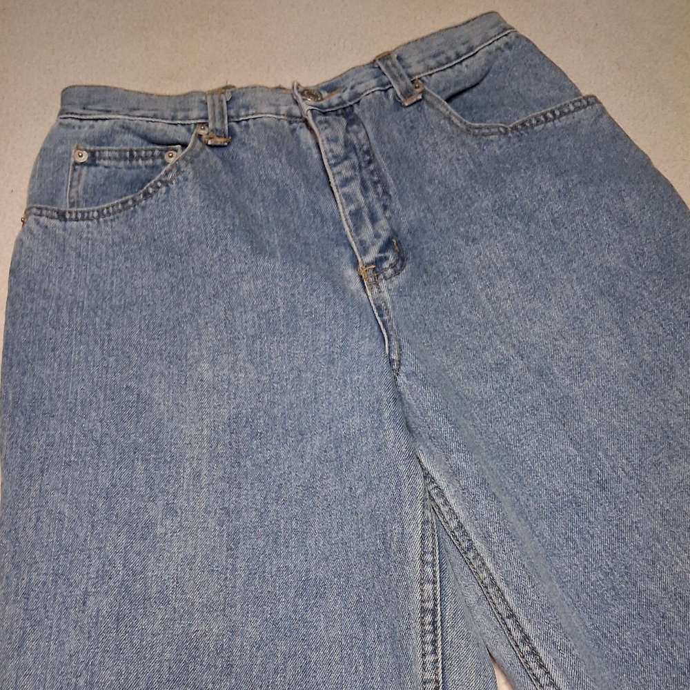 Jordache Relaxed Fit Blue Jeans - Picture 6 of 7